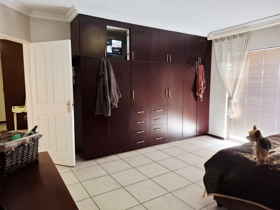3 Bedroom Property for Sale in Langenhovenpark Free State